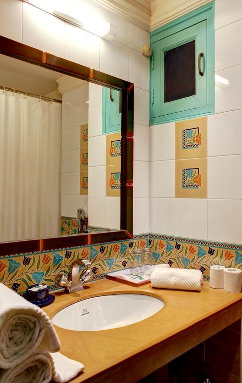 Palace On Ganges - Heritage Hotel Βαρανάσι Εξωτερικό φωτογραφία