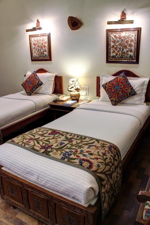 Palace On Ganges - Heritage Hotel Βαρανάσι Δωμάτιο φωτογραφία