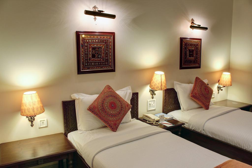 Palace On Ganges - Heritage Hotel Βαρανάσι Εξωτερικό φωτογραφία