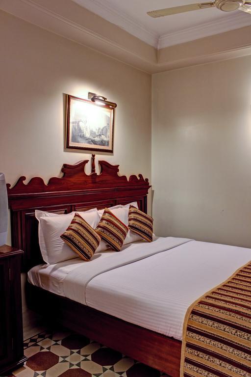 Palace On Ganges - Heritage Hotel Βαρανάσι Εξωτερικό φωτογραφία
