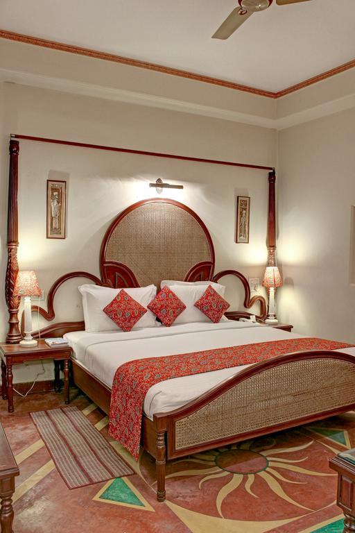 Palace On Ganges - Heritage Hotel Βαρανάσι Εξωτερικό φωτογραφία