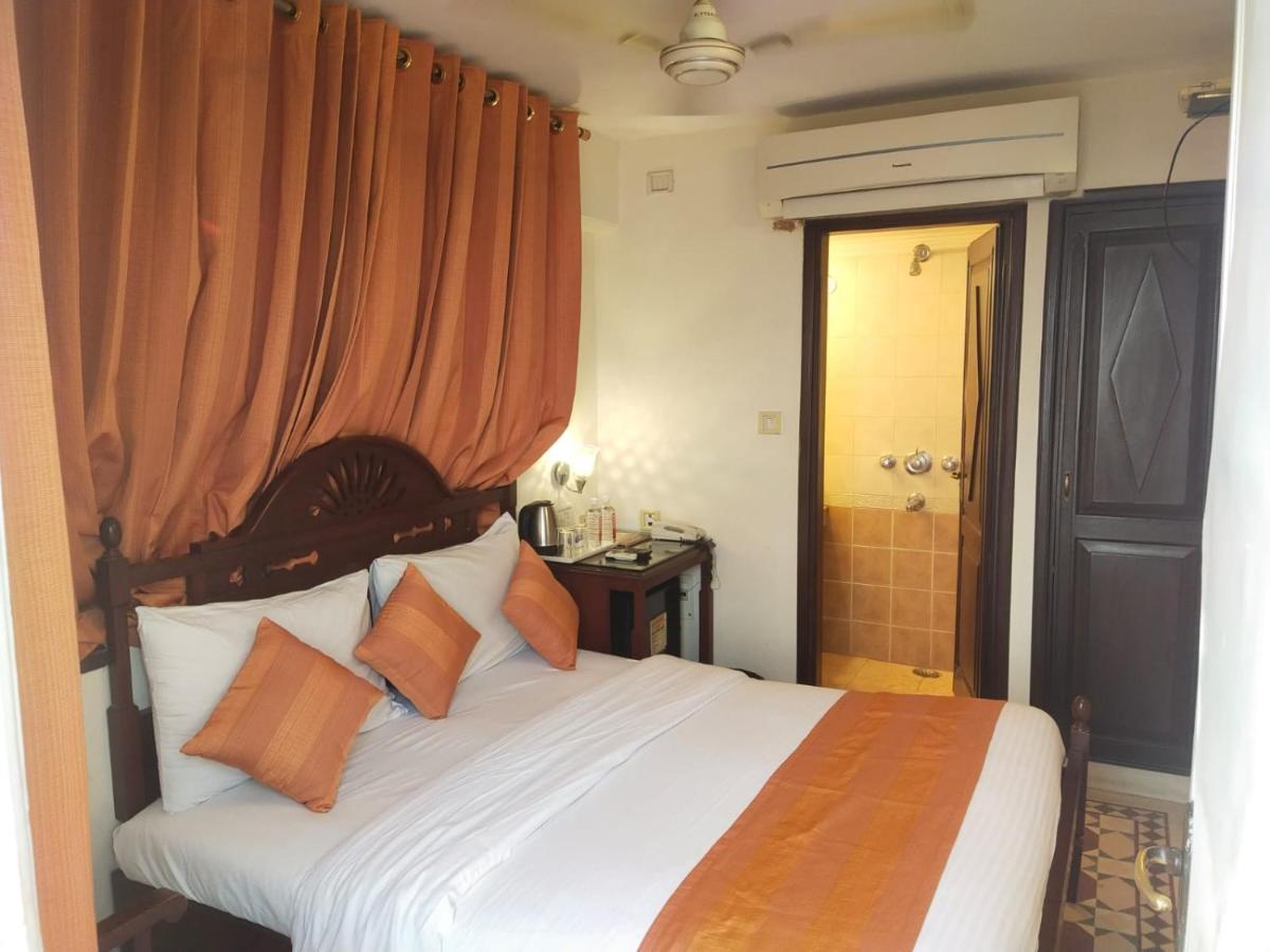 Palace On Ganges - Heritage Hotel Βαρανάσι Εξωτερικό φωτογραφία