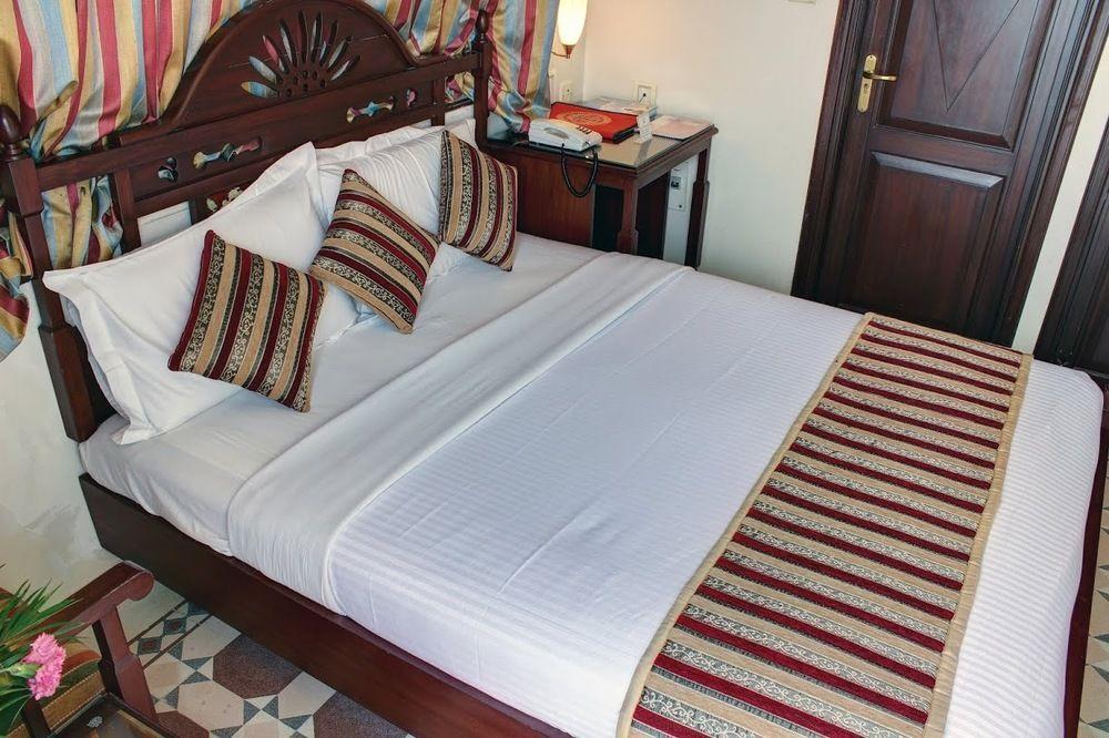 Palace On Ganges - Heritage Hotel Βαρανάσι Εξωτερικό φωτογραφία