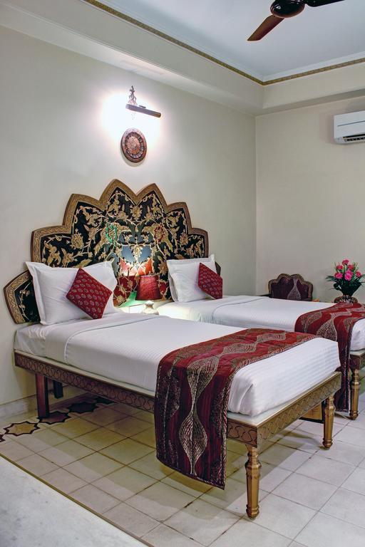 Palace On Ganges - Heritage Hotel Βαρανάσι Εξωτερικό φωτογραφία